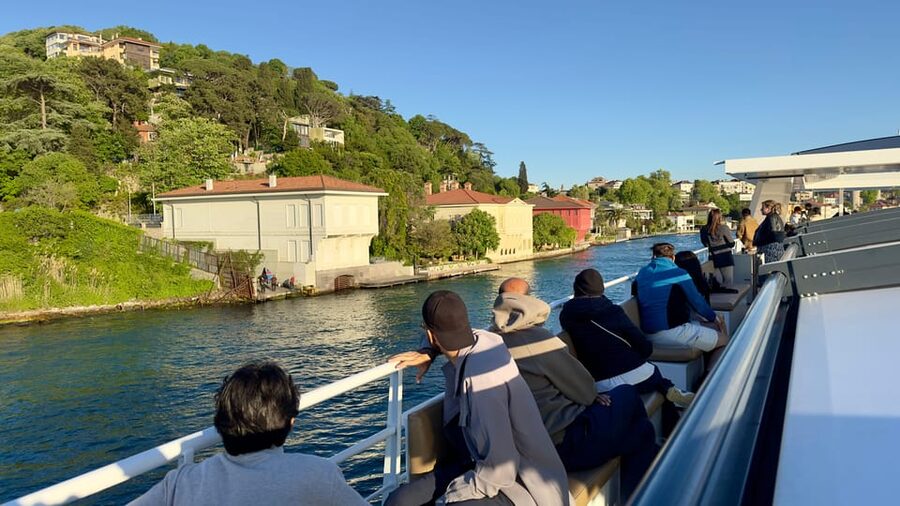 Istanbul: Daytime or Sunset Sightseeing Cruise & Audio Guide - What you actually get with each ticket