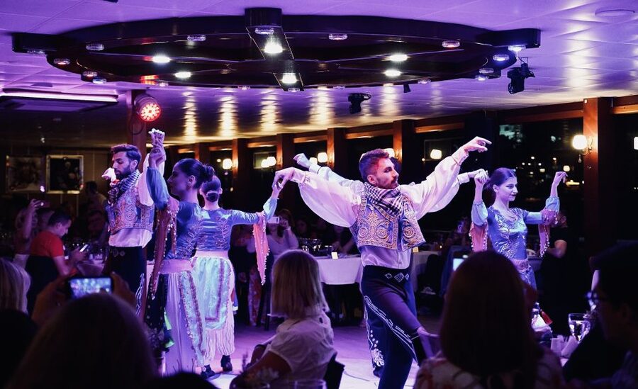 Istanbul: Dinner Cruise and Entertainment with Private Table - Maiden’s Tower and Istanbul after dark