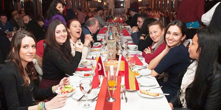 Istanbul: Dinner Cruise on the Bosphorus - Who will enjoy this cruise most?