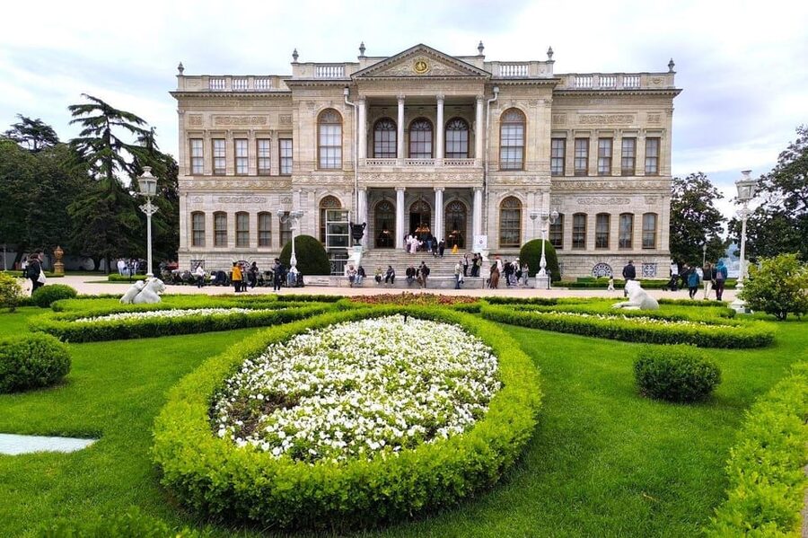 Istanbul: Dolmabahce Palace and Harem Skip-the-Line Ticket - Why Dolmabahçe feels different from Topkapı Palace