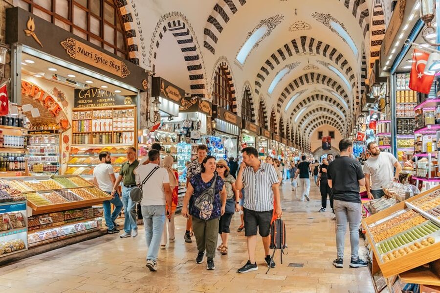Istanbul: European and Asian Side Guided Foodie Walking Tour - Why this makes a strong first-day Istanbul tour