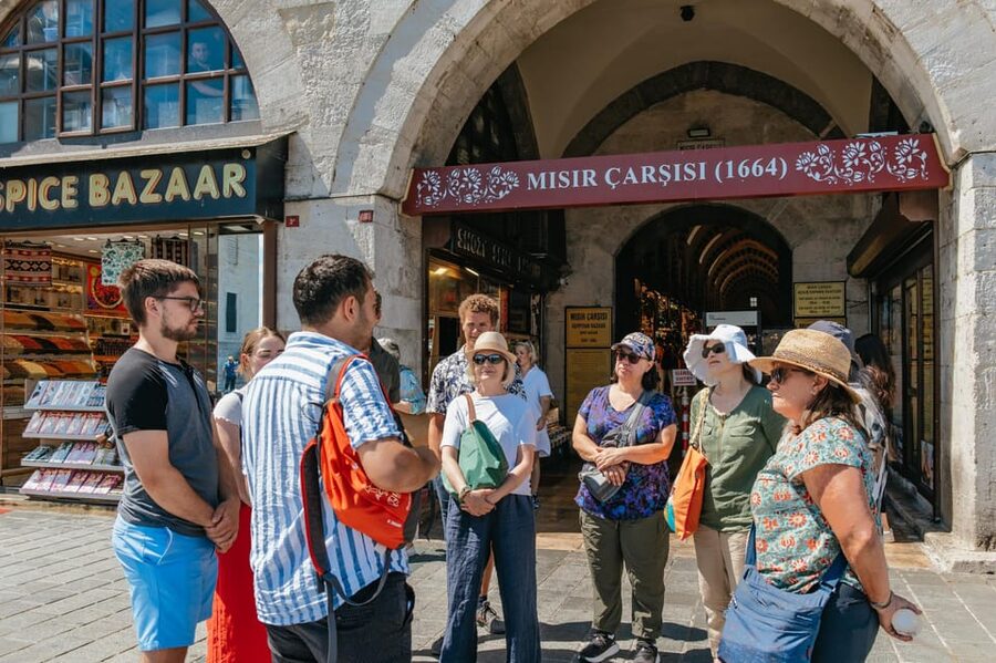 Istanbul: European and Asian Side Guided Foodie Walking Tour - From local snacks to a family-owned kebab stop