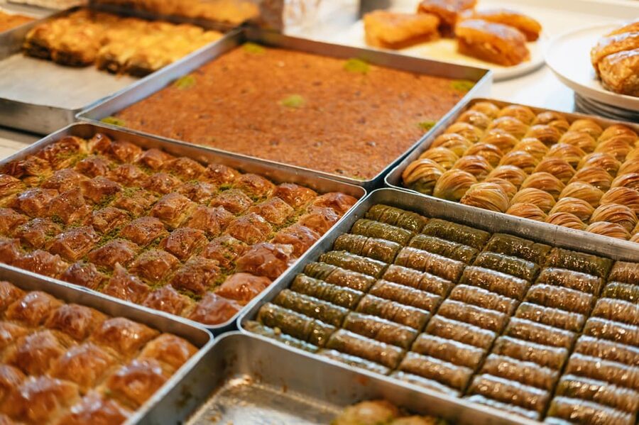 Istanbul: European and Asian Side Guided Foodie Walking Tour - Kadıköy Market: the Asian side earns its place