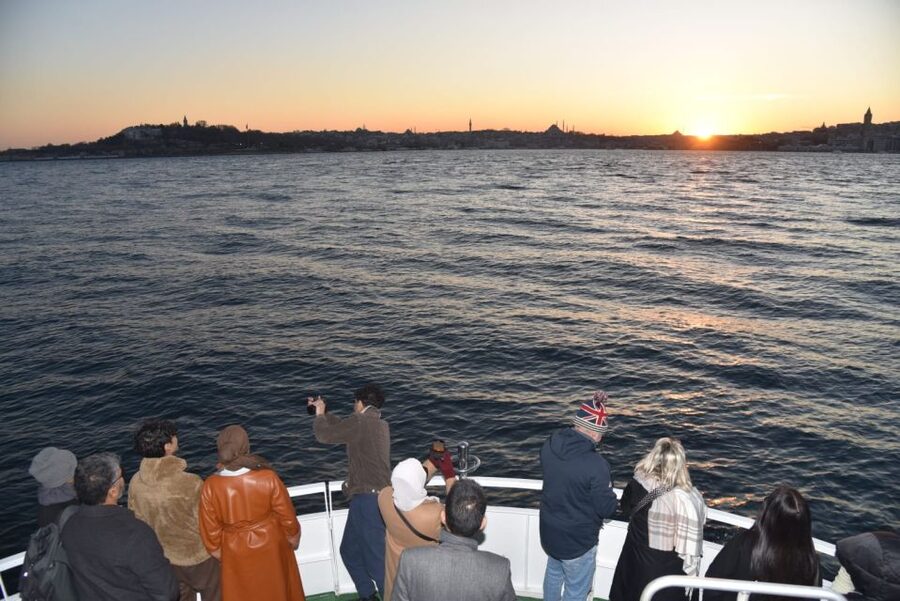 Istanbul: Explore Bosphorous on a Sunset Boat Cruise - Turning near Rumeli Hisarı