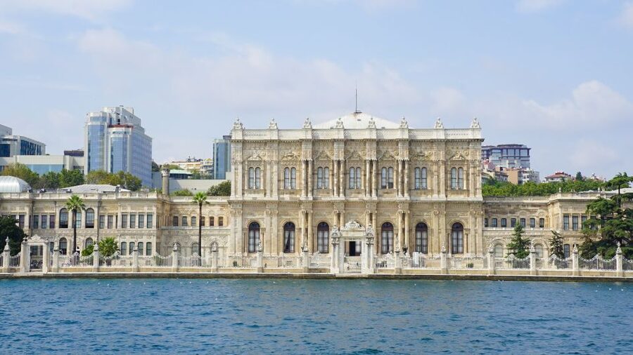 Istanbul: Explore Bosphorous on a Sunset Boat Cruise - Tea, biscuits, and the return past Maiden’s Tower