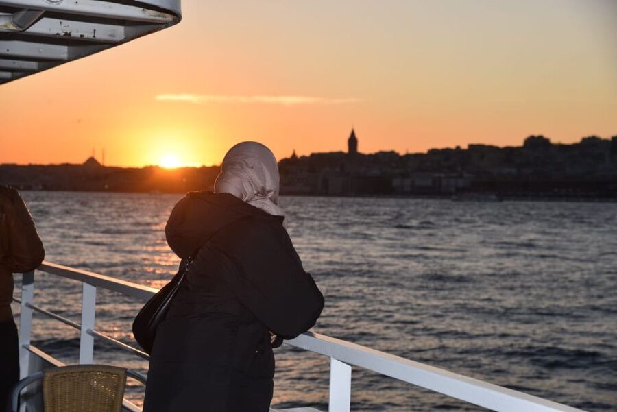 Istanbul: Explore Bosphorous on a Sunset Boat Cruise - Finding the boat near Eminönü or Karaköy
