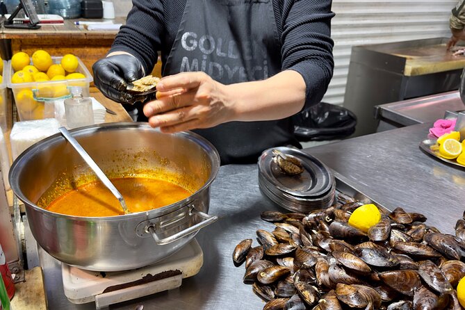 Istanbul Food Tour - History and Culture of Turkish Culinary - The guides shape the evening