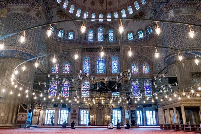 Istanbul: Full-Day Tour with Top Attractions from Hotels or Port - Finding the Grand Bazaar and its shopping stops