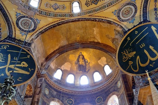 Istanbul Guided Tour Hagia Sophia, Topkapi, Cistern with Tickets - Why this four-hour route works in Sultanahmet