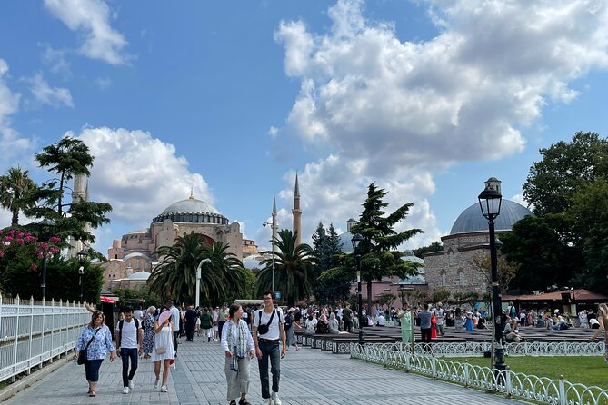 Istanbul Guided Tour Hagia Sophia, Topkapi, Cistern with Tickets - Hagia Sophia: one hour inside a layered monument