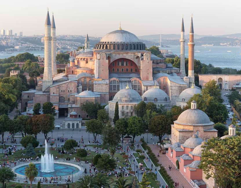 Istanbul: Hagia Sophia and Blue Mosque Tour with Tickets - What this Istanbul walking tour covers