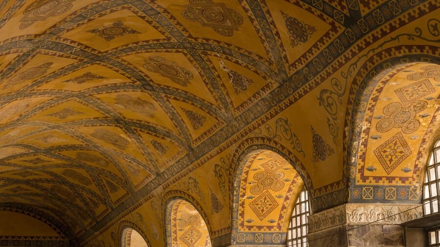 Istanbul: Hagia Sophia Guided Tour with Expert Guide - The Crowds and the Reality of Skip-the-Line Entry