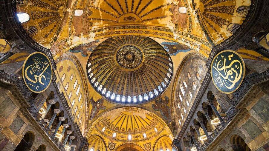 Istanbul: Hagia Sophia Guided Tour with Skip-the-Ticket-Line - Entering Hagia Sophia with the right clothing
