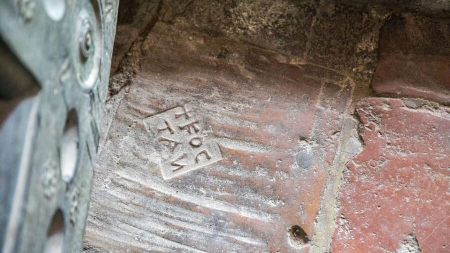 Istanbul: Hagia Sophia Guided Tour with Skip-the-Ticket-Line - The opening history lesson: church, mosque, and more
