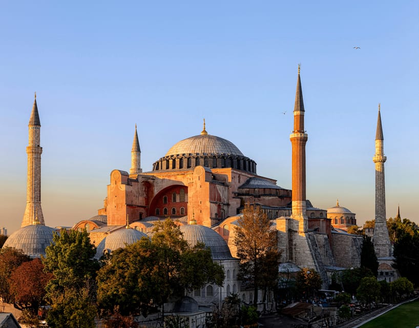 Istanbul: Hagia Sophia Mosque and Museum Skip-The-Line Combo - The short walk to Hagia Sophia Mosque