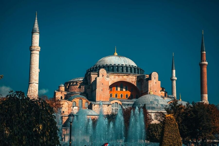 Istanbul: Hagia Sophia Skip-the-Ticket Line & Audio Guide - Why arriving before 10 a.m. can change the visit