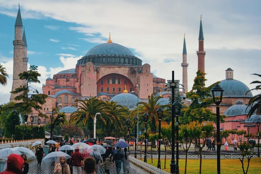 Istanbul: Hagia Sophia Skip-the-Ticket Line & Audio Guide - Dress, bags, photography, and accessibility