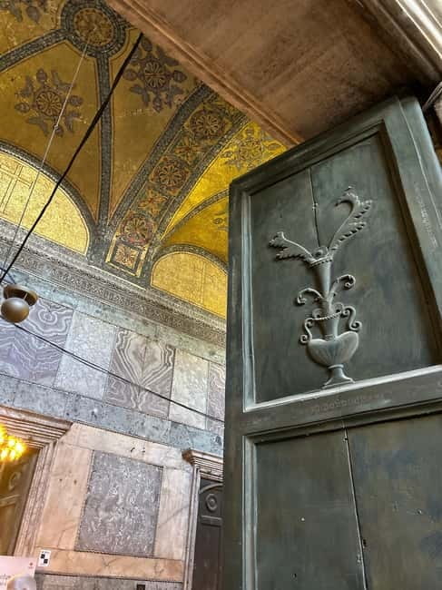 Istanbul: Hagia Sophia Ticket with Audio Guide & Blue Mosque - Crossing the square to the Blue Mosque