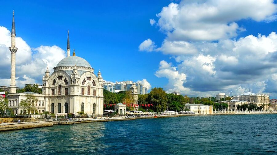 Istanbul: Half-Day Cruise and Cable Car to Pierre Loti Hill - Riding the cable car to Pierre Loti Hill