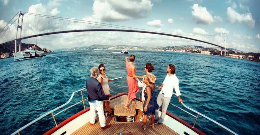 Istanbul: Half-Day Cruise and Cable Car to Pierre Loti Hill - Boarding the Bosphorus for 1.5 hours
