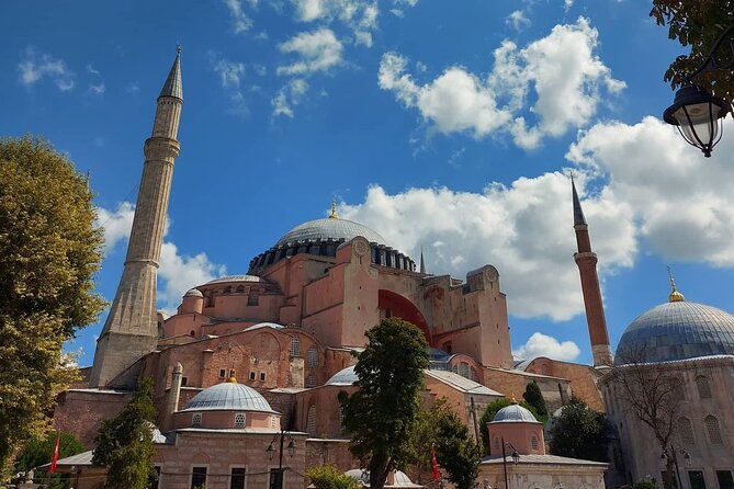 Istanbul Highlights! Blue Mosque, Hagia Sophia, Topkapı and More! - Hagia Sophia, a building with several lives
