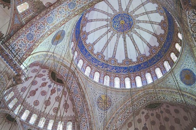 Istanbul Highlights: Guided Tour with Turkish Tea or Coffee - The guides make the biggest difference