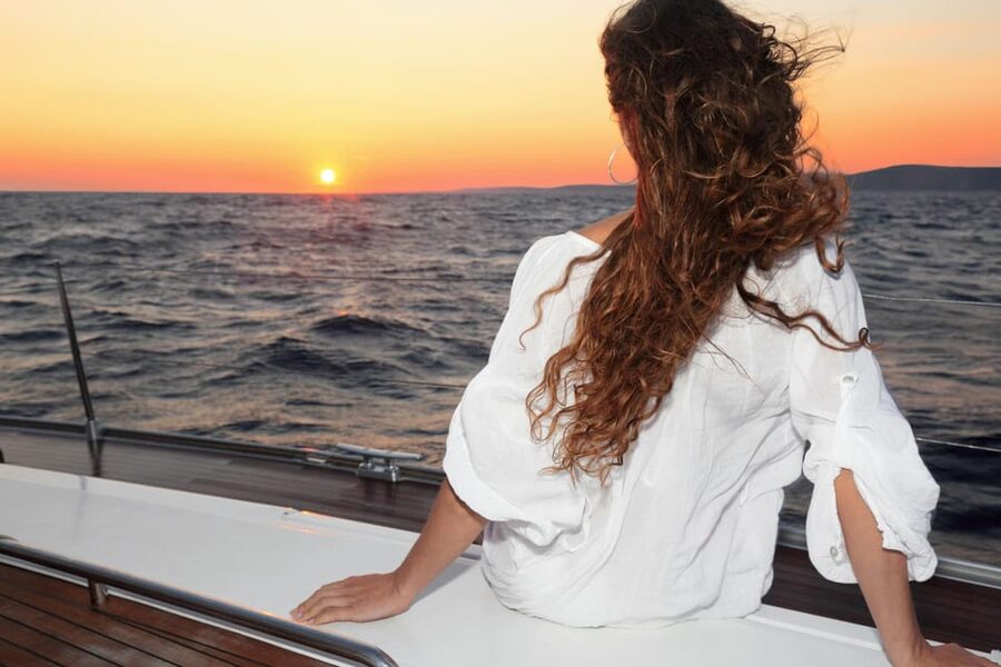 Istanbul: Morning or Sunset Cruise with Guide and Snacks - Maiden’s Tower and the Return Toward the Old City