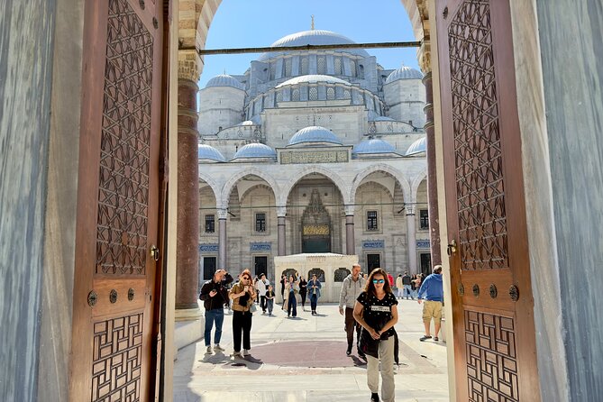 Istanbul Old City: Basilica Cistern - Blue Mosque - Grand Bazaar - Starting near Foodie-ist Cafe and Brasserie