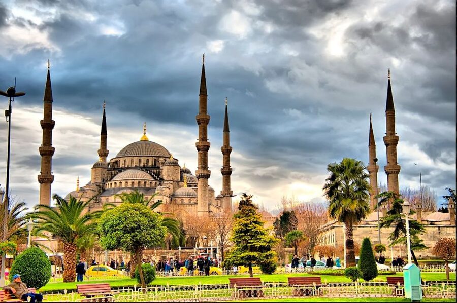 Istanbul: Old City Full-Day Tour with Lunch and Hotel Pickup - Topkapi Palace and the Ottoman court