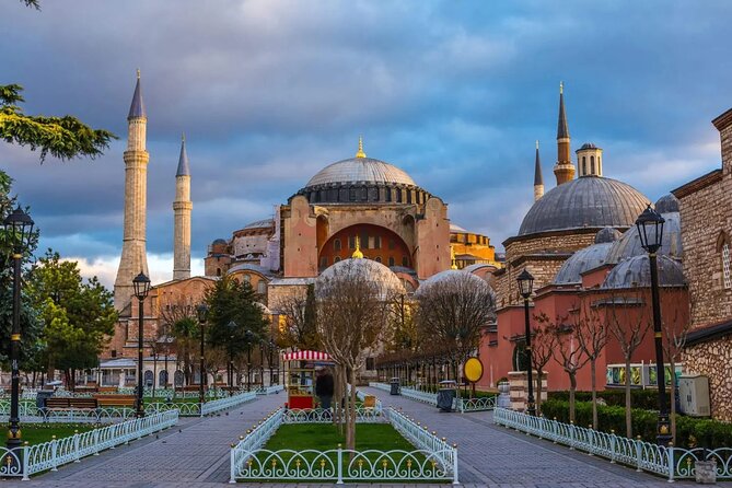 Istanbul Old City Guided Walking Tour - Topkapı Palace and the Ottoman court