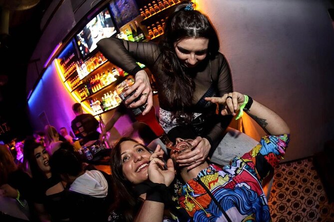 Istanbul Party Pub Crawl with Party Bus in Sultanahmet and Taksim - Why Solo Visitors Often Get the Most From It
