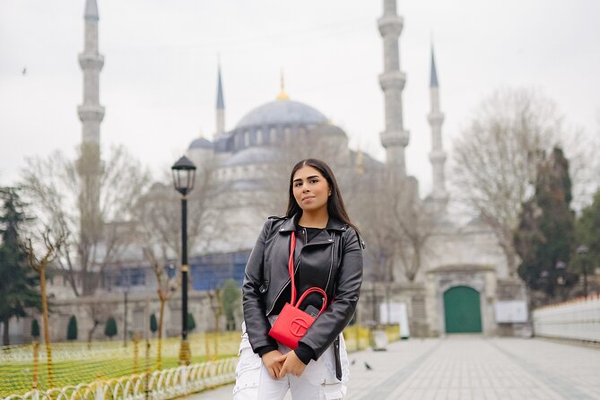 Istanbul Photoshoot at Top Spots - Posing help for camera-shy people