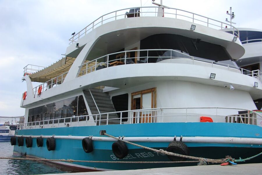 Istanbul: Princes' Islands Cruise w/Music, Lunch & Transfer - Lunch Onboard: Tasty, Simple, and Not All-Inclusive