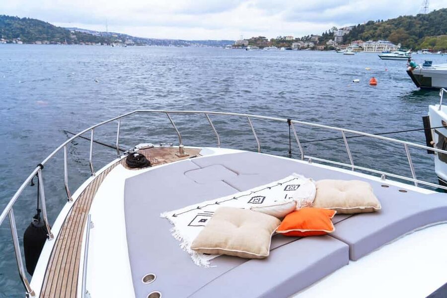 Istanbul: Private Bosphorus Yacht with Tour Guide and Snacks - Beylerbeyi Palace, Rumeli Fortress, and the two continents