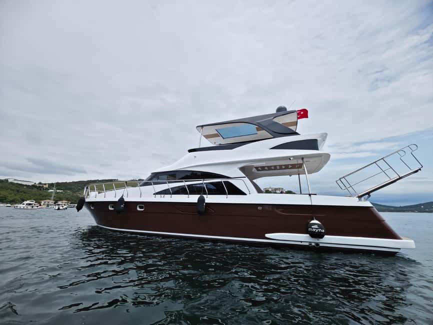Istanbul: Private Bosphorus Yacht with Tour Guide and Snacks - Meeting at Karaköy and getting onto the yacht