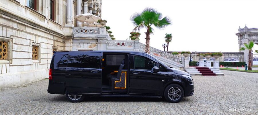 Istanbul: Private Car Hire with Driver - The driver experience and the guide upgrade