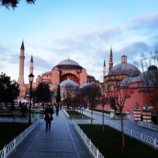 Istanbul: Private Guided Tour - Sultan Ahmed Mosque and the Sultanahmet district