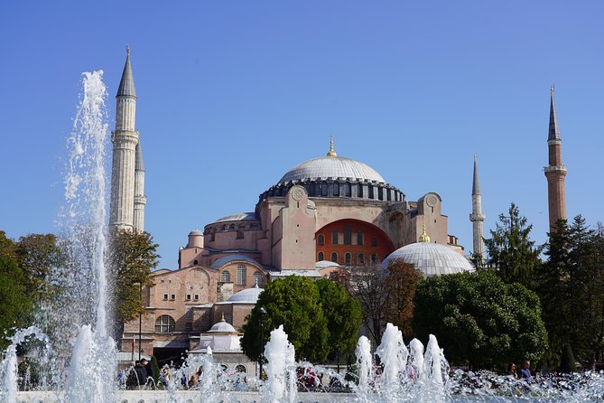 Istanbul private tour with skip line tickets included - Topkapi Palace and its two-hour payoff