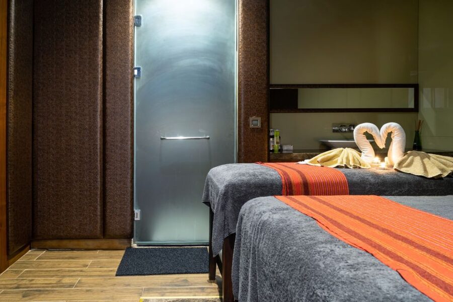 Istanbul: Private Turkish Bath, Massage, and Pool in Taksim - Massage choices and the case for booking longer