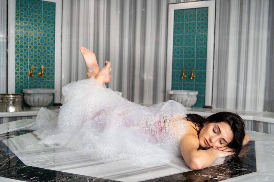 Istanbul: Public, Private or VIP Hammam & Spa in Old City - What happens from sauna to foam wash