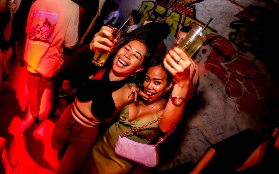 Istanbul: Rooftop Pub Crawl with Party Bus - Is $28 good value?