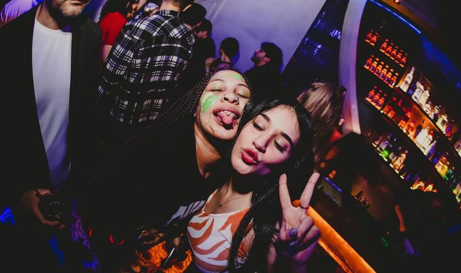 Istanbul: Rooftop Pub Crawl with Party Bus - Should you book the Istanbul rooftop pub crawl?