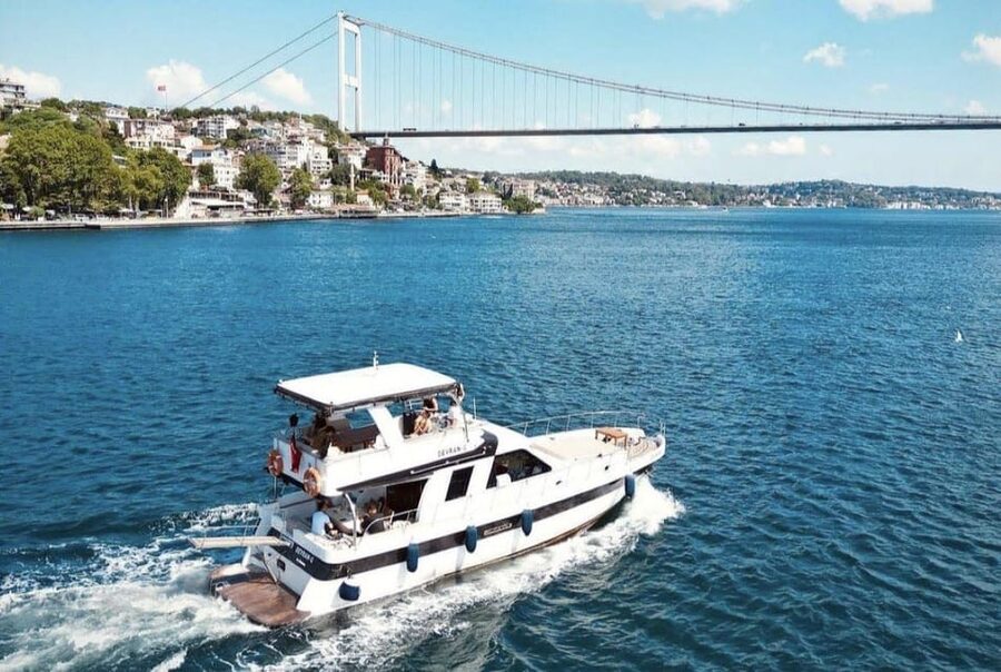 Istanbul: Small Group Yacht Tour with Unlimited Wine - Key points before you book