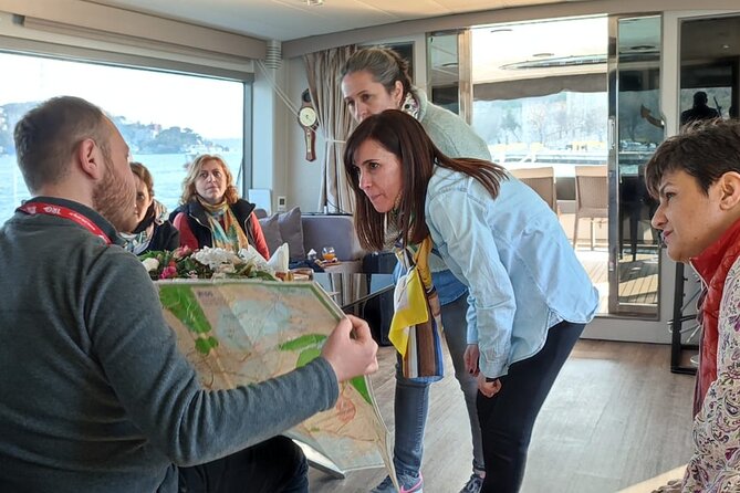 Istanbul Sunset Cruise on Luxury Yacht - Guided Group Cruise - Beşiktaş and Çırağan Palace from the water