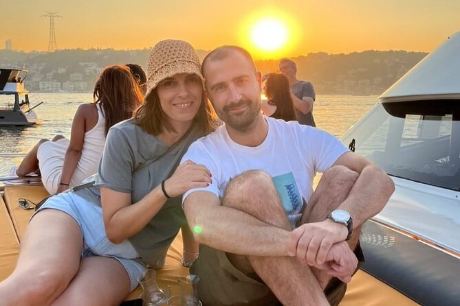 Istanbul Sunset Cruise on Luxury Yacht - Guided Group Cruise - From Kabataş to Dolmabahçe Palace