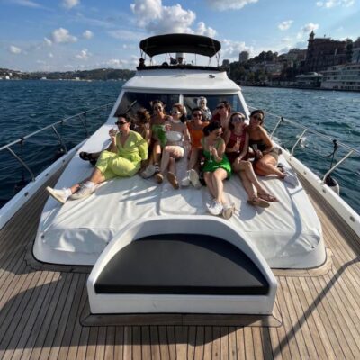Sunset or Day Small-Group Yacht Cruise with Snacks