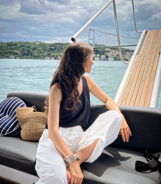 Istanbul: Sunset or Day Small-Group Yacht Cruise with Snacks - Bebek, Kuleli, and Beylerbeyi Palace