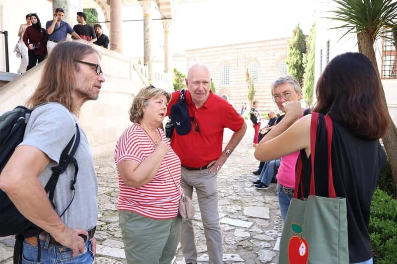 Istanbul: Topkapi Palace and Harem Museum Tour with Ticket - A short introduction to Sultanahmet District