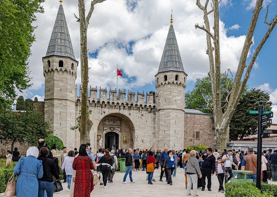 Istanbul: Topkapi Palace and Harem Ticket with Audio Guide - Meeting at Chimney Bistro near the palace entrance