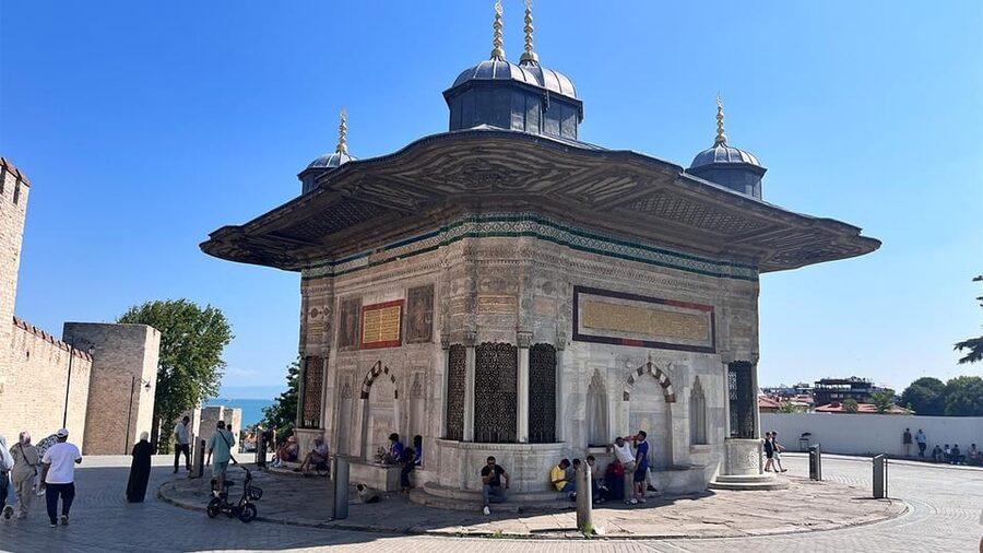 Istanbul: Topkapi Palace & Harem Museum Ticket & Audio Guide - Who will appreciate this experience most